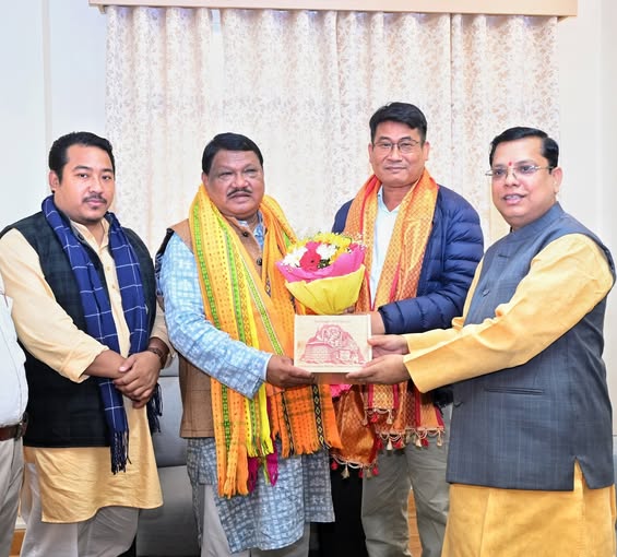 केंद्रीय मंत्री जुअल ओराम ने त्रिपुरा में आदिवासी विकास का गहन जायजा लिया