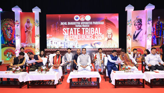 मुख्यमंत्री डॉ. माणिक साहा ने आदिवासी छात्रों से एकता और कोकबोरोक भाषा के संरक्षण का आह्वान किया