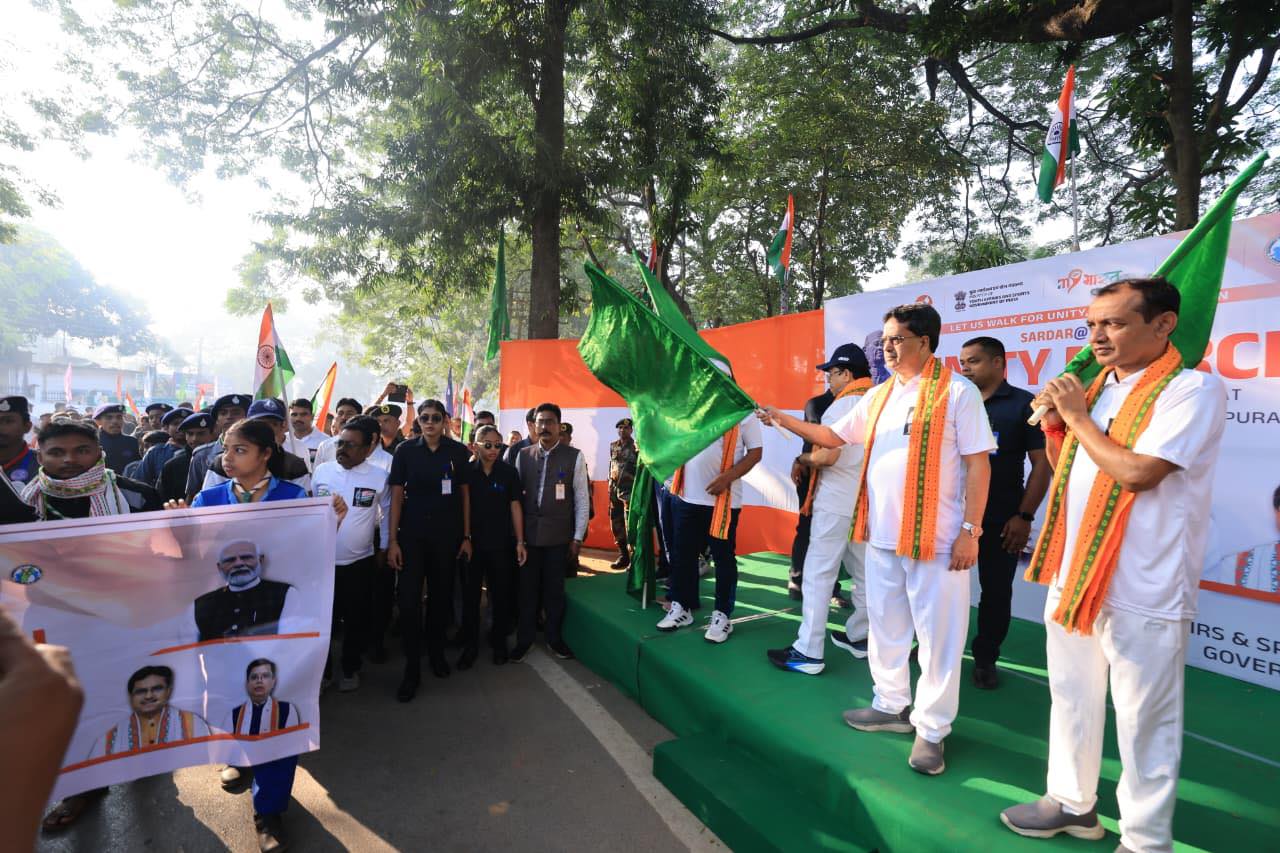 मुख्यमंत्री डॉ. माणिक साहा ने सदर@150 एकता मार्च का शुभारंभ किया