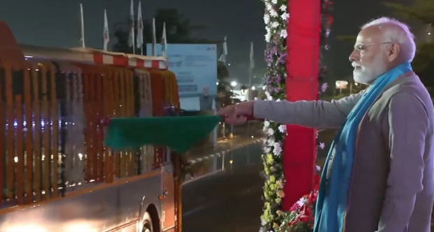 प्रधानमंत्री मोदी ने गुजरात में हरी तकनीक और विकास परियोजनाओं का किया उद्घाटन