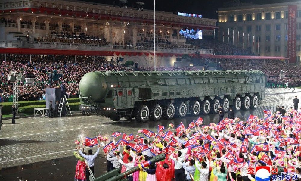 उत्तर कोरिया ने किया 'ह्वासोंग-20' ICBM का अनावरण